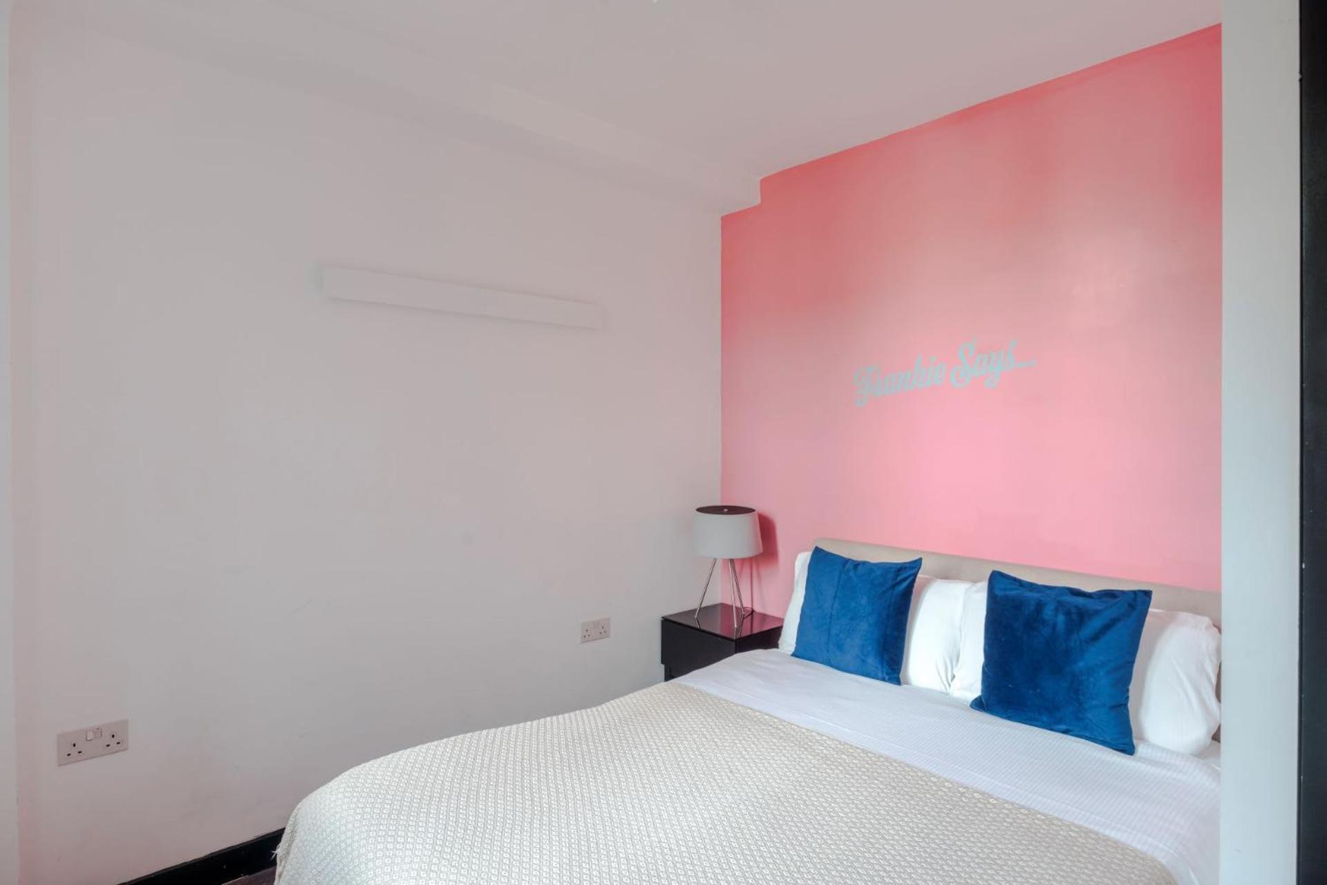 The "Slaycation" Crib - Soho - By Frankie Says Apartment Londra Exterior foto
